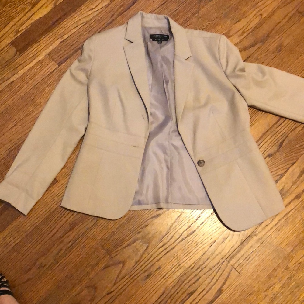 Jones New York Tan Blazer!